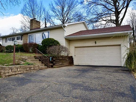 3rd image of 2760 W Ray Dr