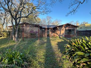 2911 Lynwood St, Pascagoula, MS 39567