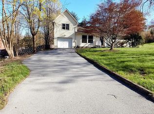 36 Hillside Ter, Monroe, NY 10950