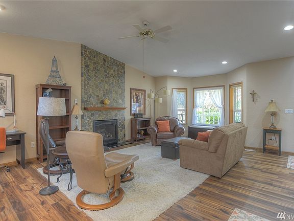 2nd image of 1519 Woodard Ct NW