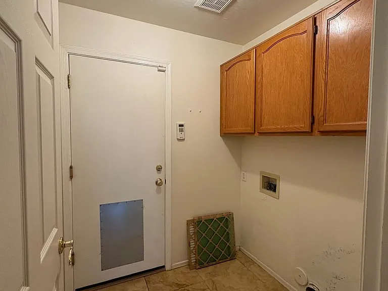 1885 E Drake Dr — Photo 15