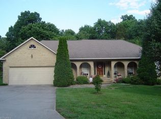 916 Woodbrook Dr, Greensboro, NC 27410