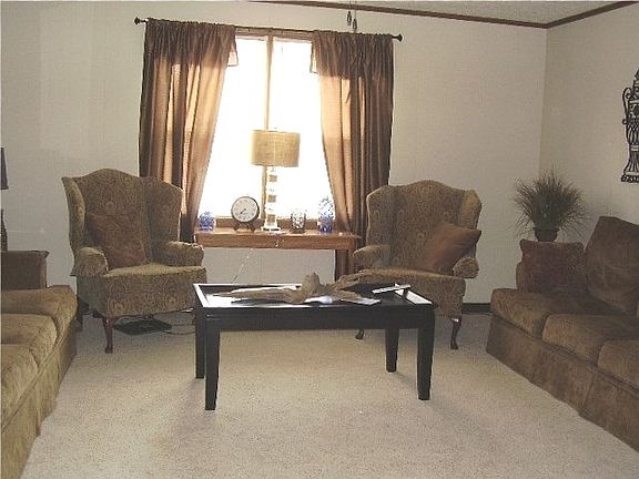 4th image of 125 Cozy Dr
