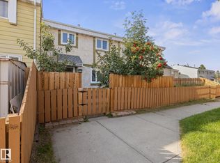 20 Callingwood Ct E, Edmonton, AB