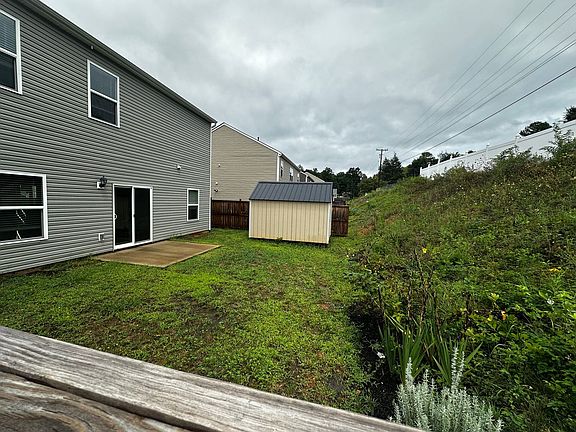 2nd image of 524 Cliff St