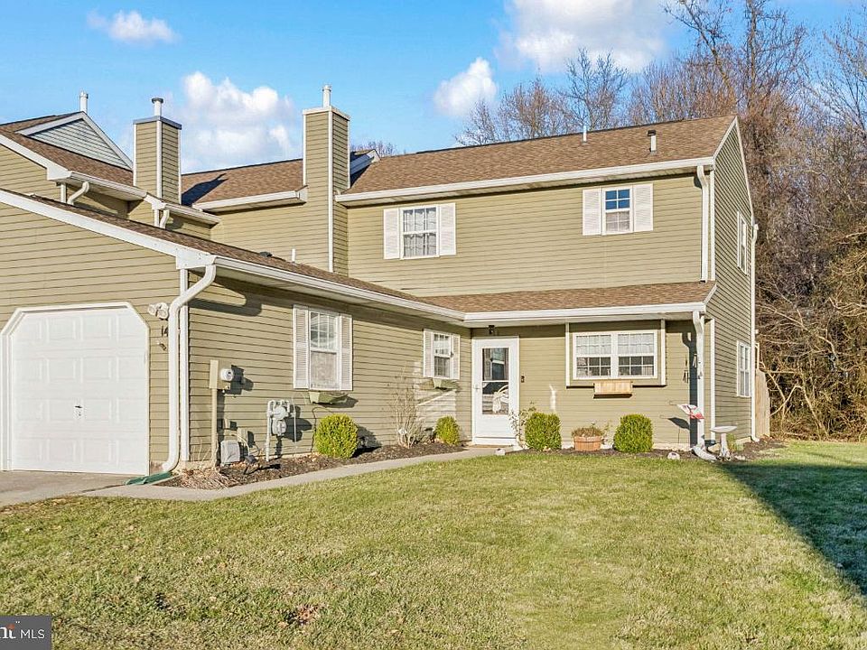 1st image of 14 Tioga Ct