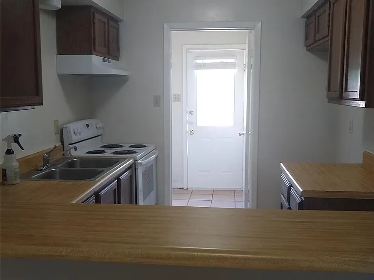 9029 Carousel Ln #B — Photo 2