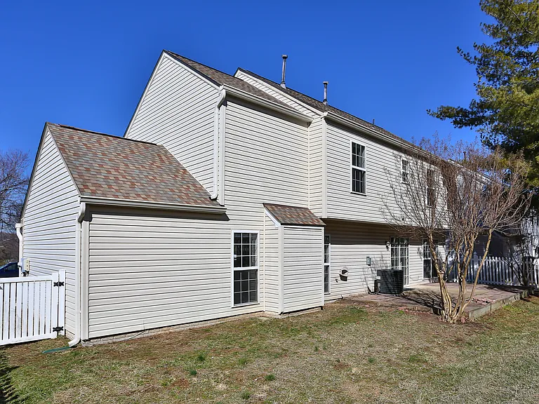 17259 Larkin Dr — Photo 19