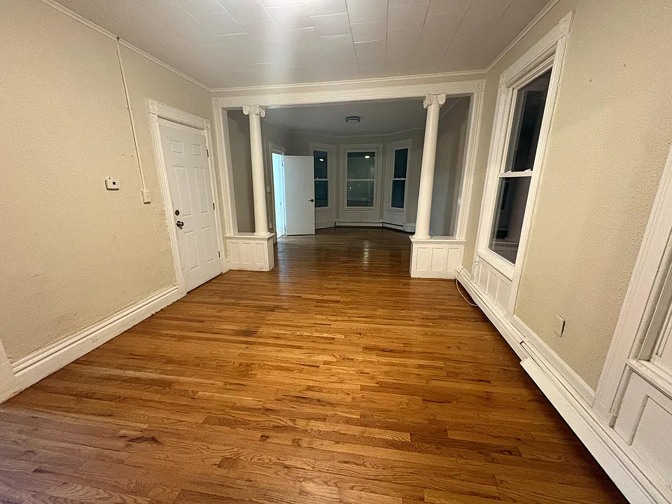 83 6th Ave #2