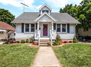 915 Saint Julian St, Pekin, IL 61554