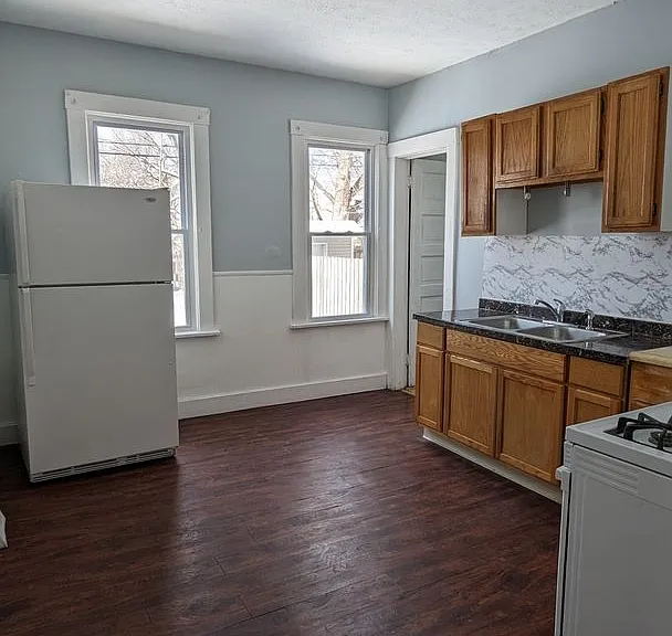 2146 W 81st St — Photo 5