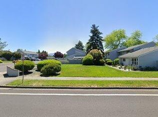 2000 Brookhurst St APT 30, Medford, OR 97504