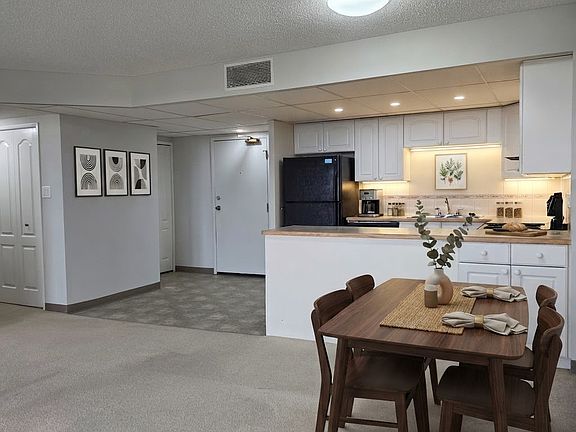 2nd image of 4902 37th St Unit 504