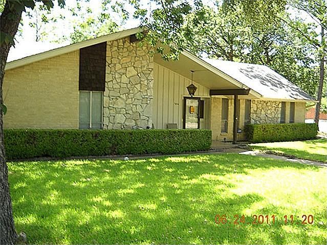 1st image of 1814 Cypress Dr