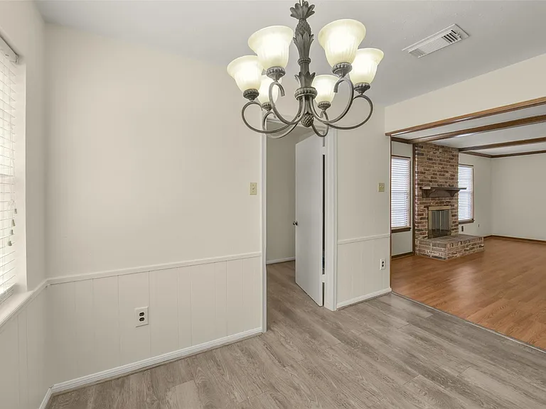 7818 Kleingreen Ln — Photo 12
