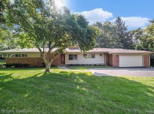 4016 Blackthorn Ct, Bloomfield Hills, MI 48301
