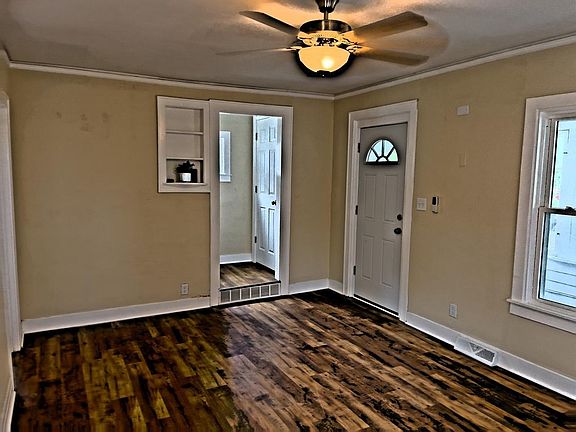 3rd image of 1022 Woodlawn Ave