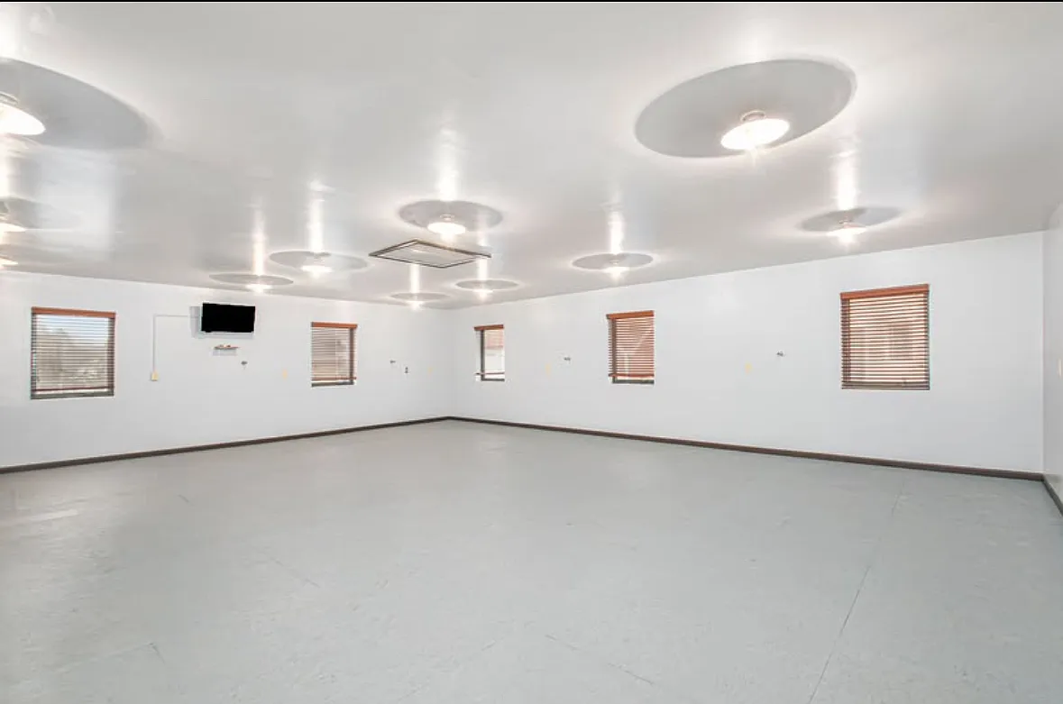 3868 California St — Photo 1