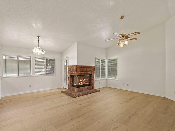 2nd image of 976 Lanigan Ct