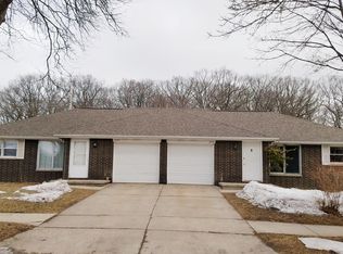 2249 Sunrise Ct, Green Bay, WI 54302