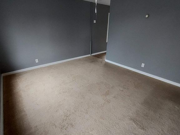 2nd image of 485 Sunset Dr