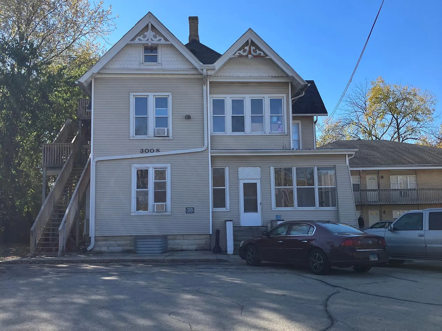 300 S Main St — Photo 1