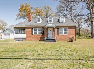 13701 Happy Hill Rd, Chester, VA 23831