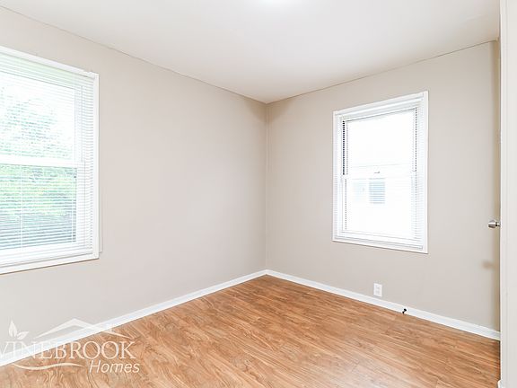 3rd image of 9414 Muriel Ave