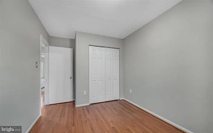 5822 Burke Manor Ct — Photo 29