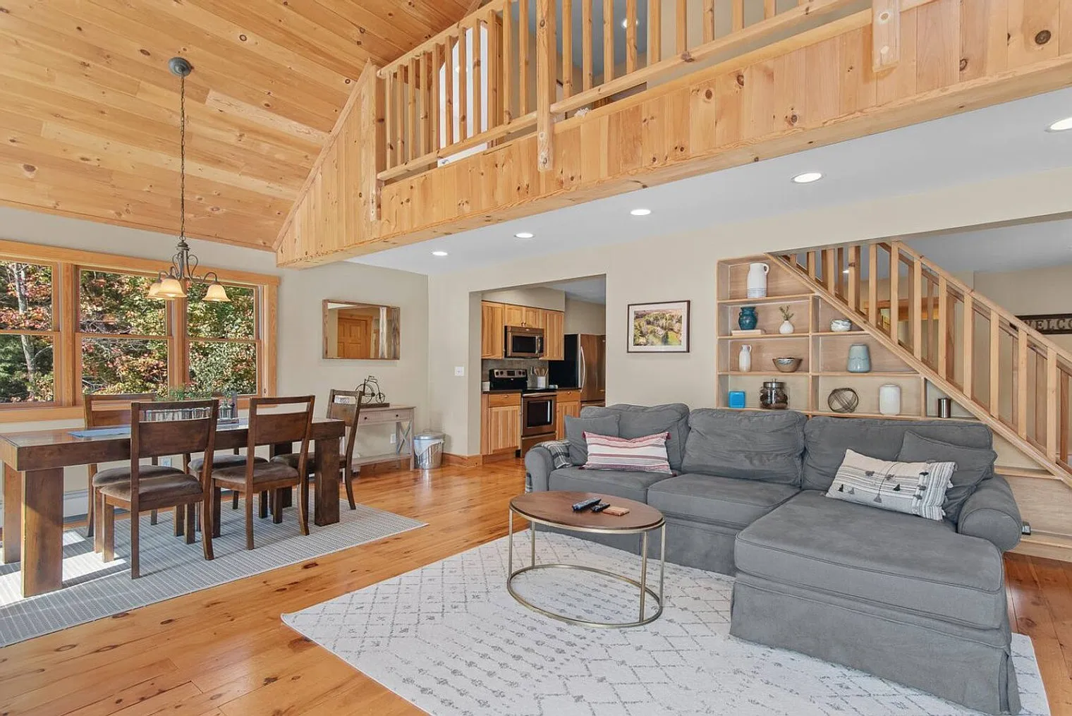 3 bed, 2.0 bath, $7,131 — Photo 2