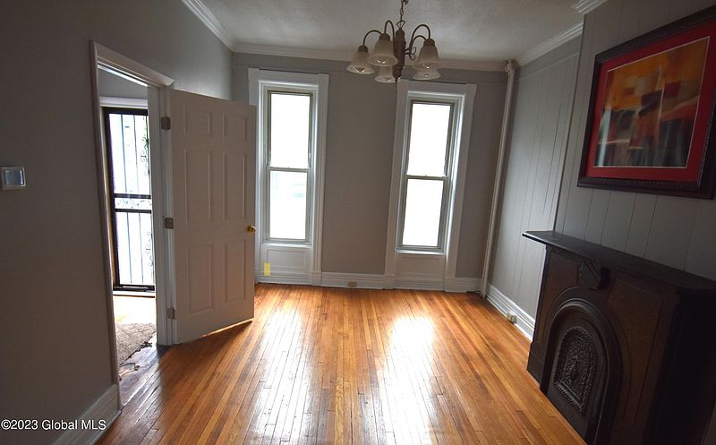 5th image of 115 Lark Street