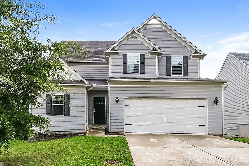 4 bed, 2.5 bath, 2114 sqft, $2,165 — Photo 1