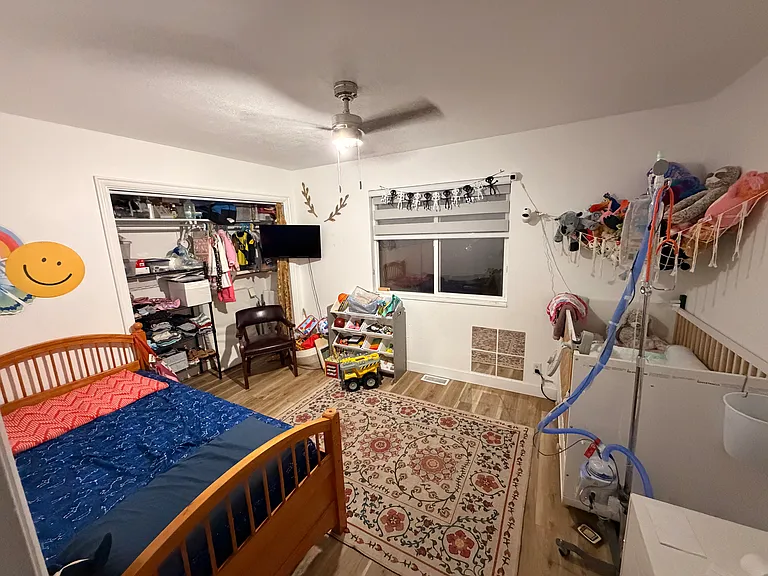 184 W Pacific Dr — Photo 6