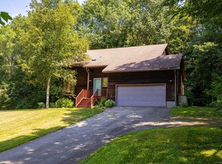 26 Mohegan Ln, Amston, CT 06231