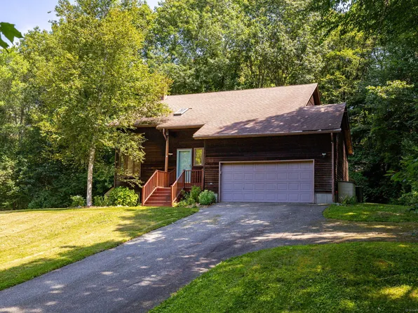 26 Mohegan Lane, Hebron, CT 06231