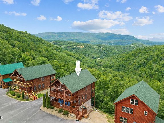 2nd image of 2815 White Oak Ridge Ln