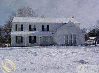 5360 Kingsfield Dr, West Bloomfield, MI 48322
