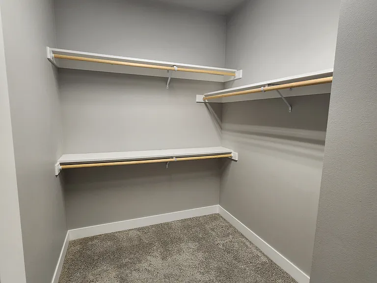 209 Rainier Dr — Photo 24
