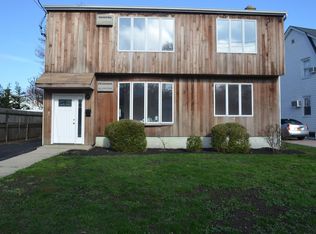 1921 Meadowbrook Rd, Merrick, NY 11566