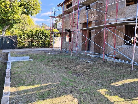 3rd image of 1909 Dalton Rd