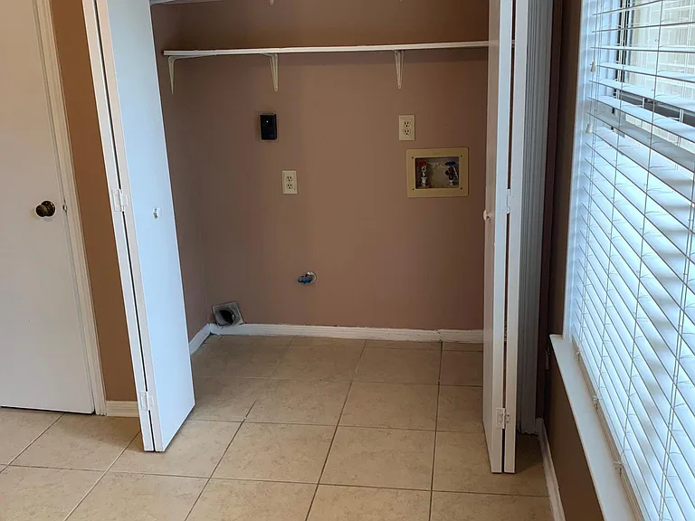 5318 Park Lk — Photo 7