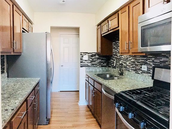 4th image of 15709 Peggy Ln APT 8