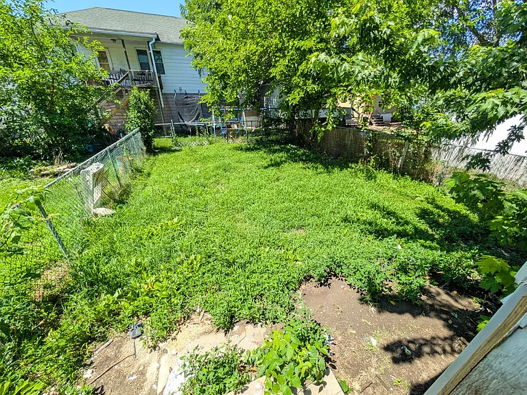 118 Division St — Photo 21