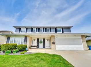 483 N Wesley Dr, Addison, IL 60101