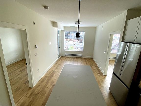 4th image of 19935 75a Ave #206