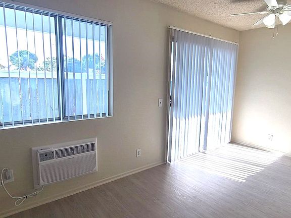 5th image of 302 S Newhope St APT 1