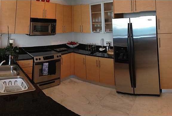 5th image of 725 NE 22nd St APT 12E