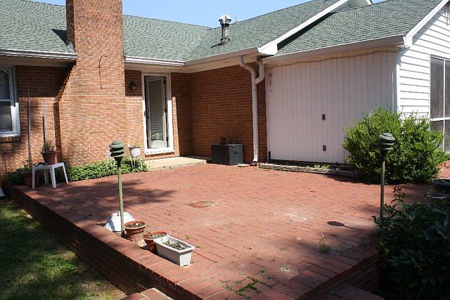 2nd image of 1009 Valient Ln