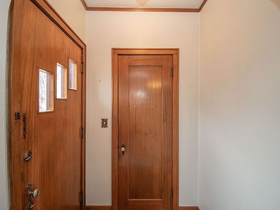 4th image of 2116 S Euclid Ave