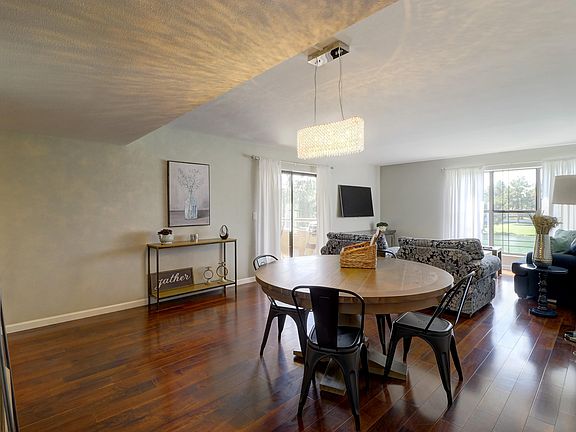 4th image of 5102 N 31st Pl Unit 424